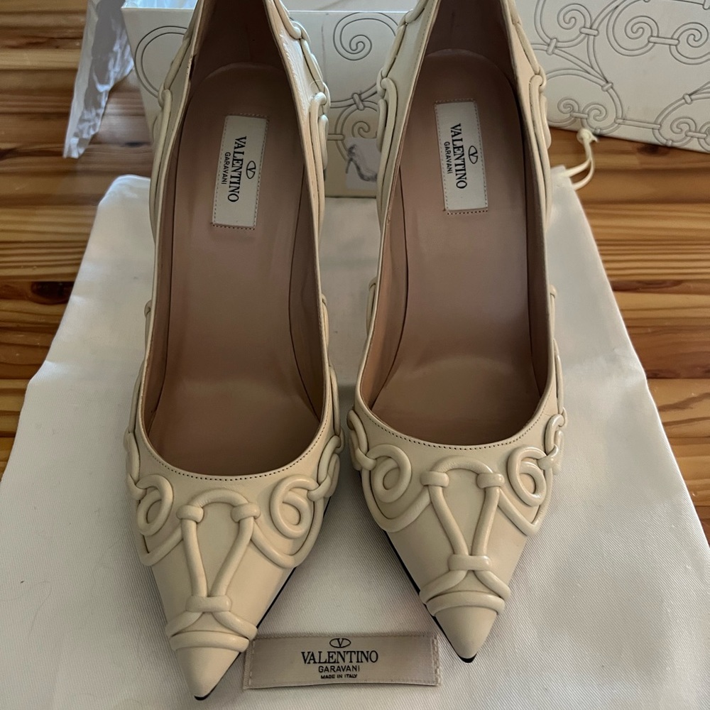 Valentino Avo Size 40